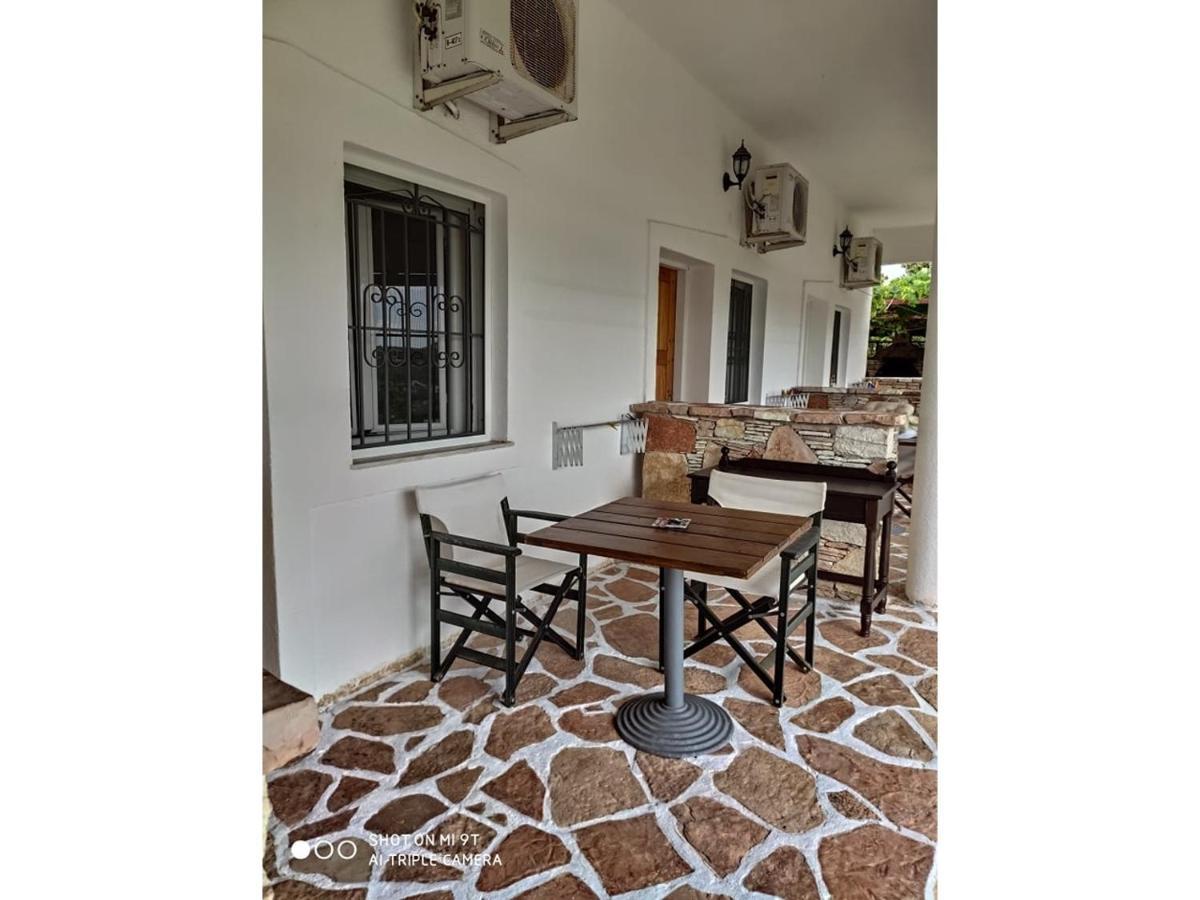 John'S Guesthouse Ksamil Exterior foto