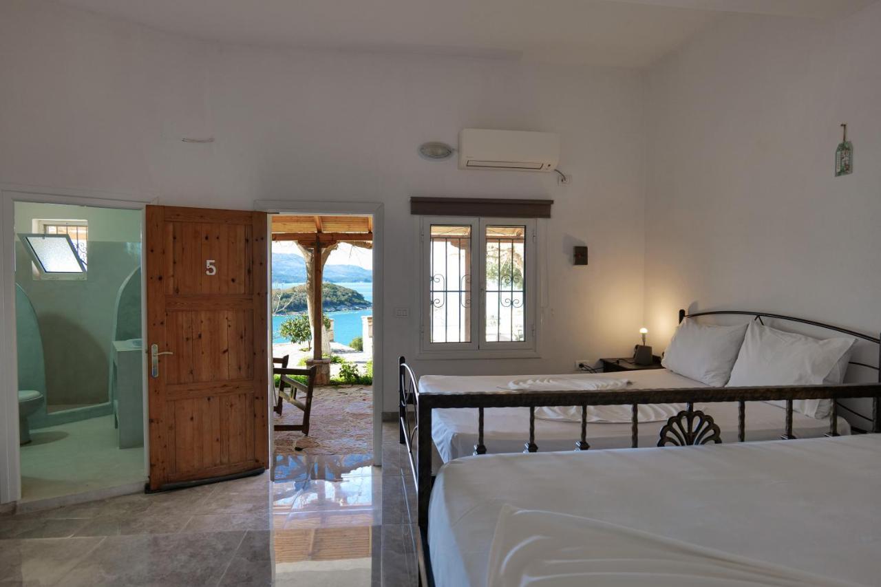 John'S Guesthouse Ksamil Exterior foto