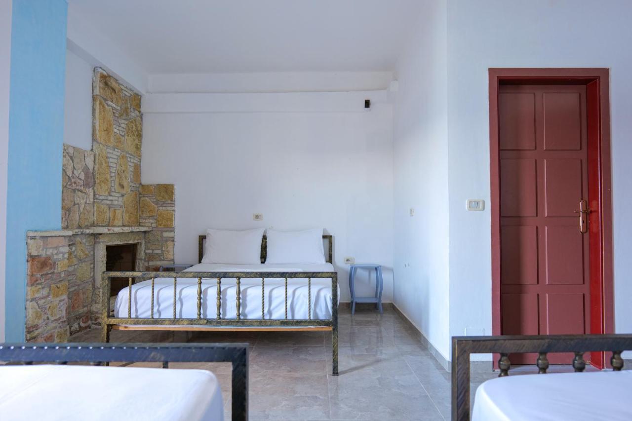 John'S Guesthouse Ksamil Exterior foto