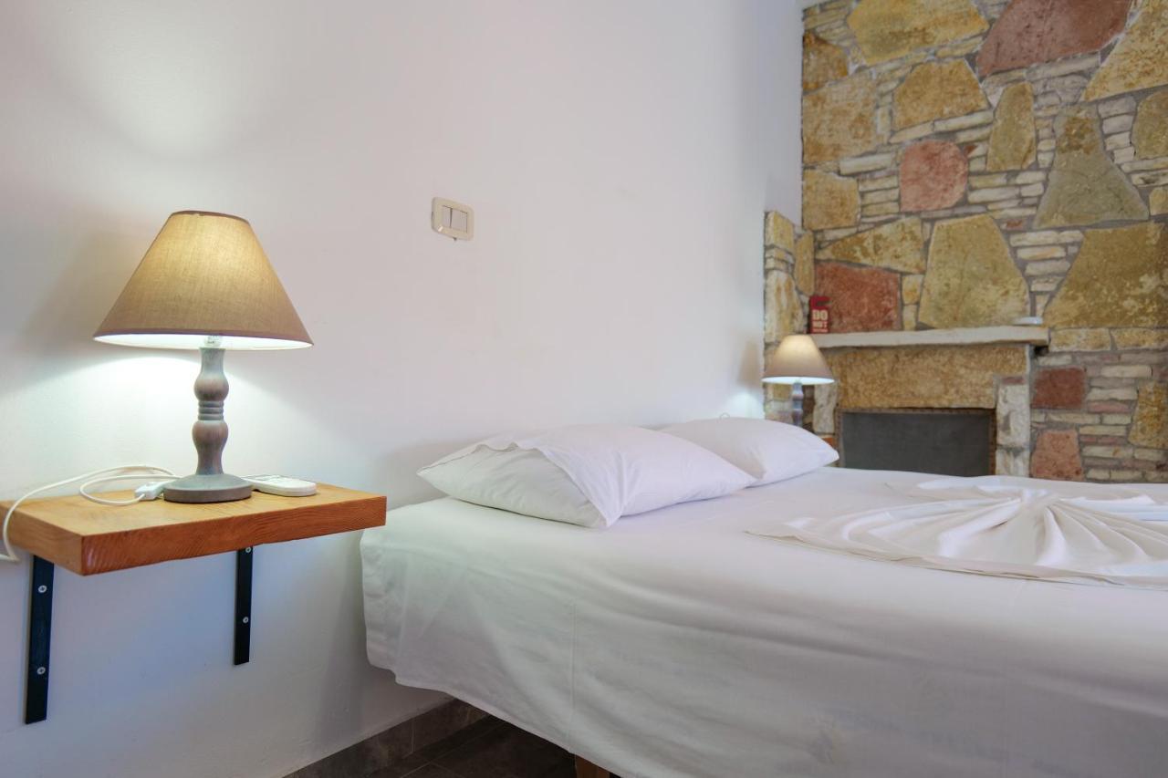 John'S Guesthouse Ksamil Exterior foto