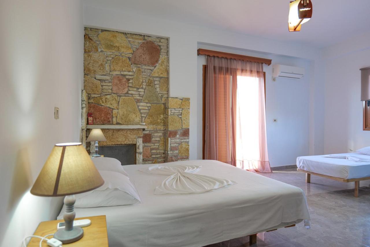 John'S Guesthouse Ksamil Exterior foto