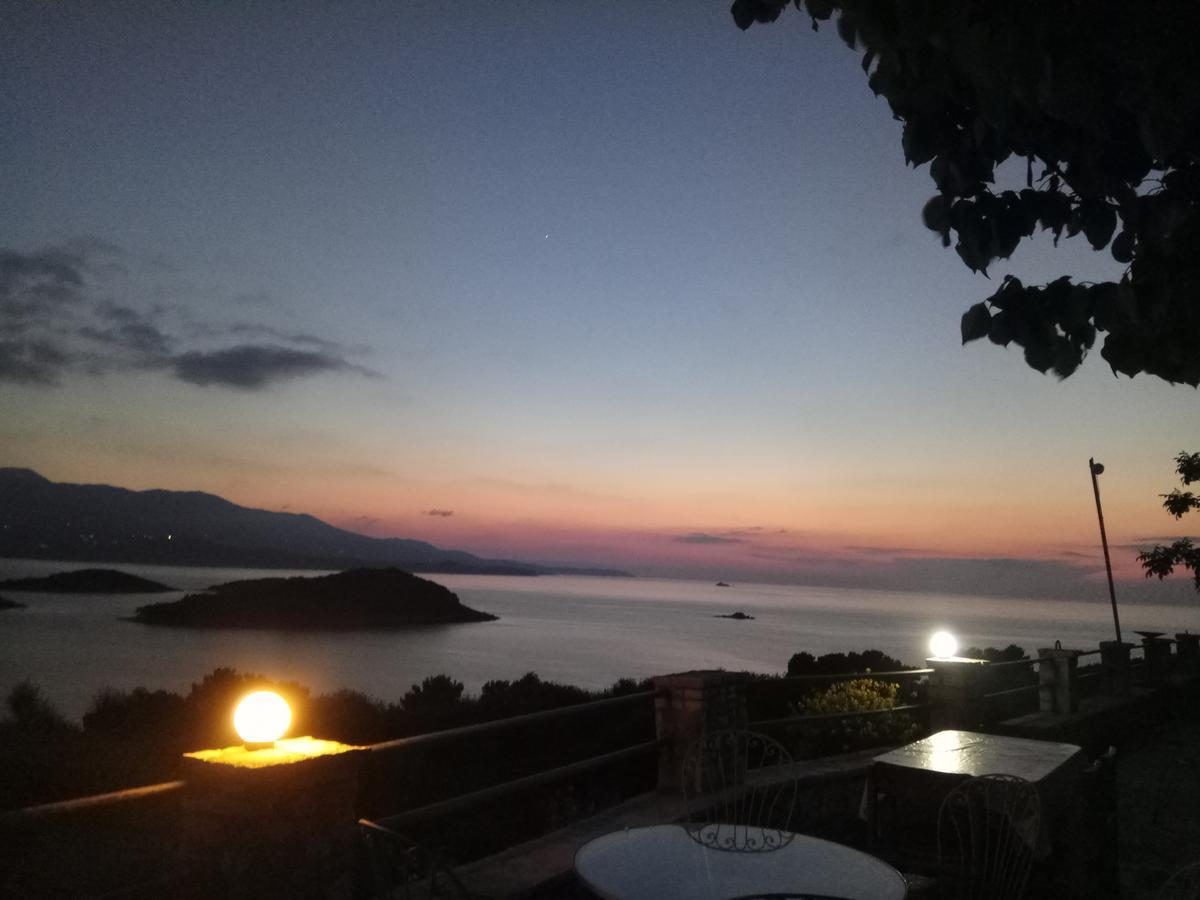 John'S Guesthouse Ksamil Exterior foto