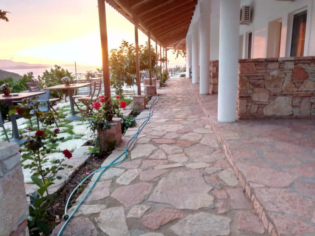John'S Guesthouse Ksamil Exterior foto